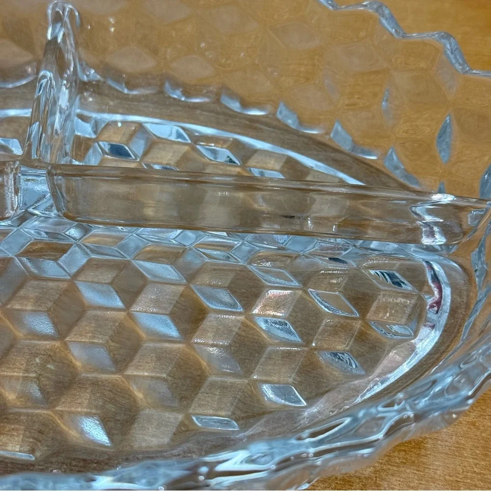 Vintage rare, Pyrex teardrop, baking dish, heavy‎